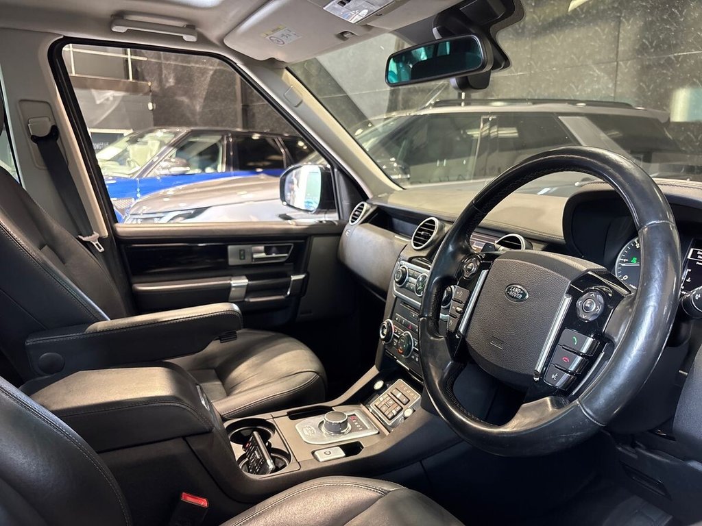 USED 2016 66 LAND ROVER DISCOVERY 4 3.0 SD V6 Landmark SUV 5dr Diesel Auto 4WD Euro 6 (s/s) (256 bhp) FULL LAND ROVER HIST | TOW BAR
