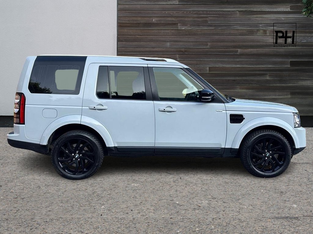 USED 2016 66 LAND ROVER DISCOVERY 4 3.0 SD V6 Landmark SUV 5dr Diesel Auto 4WD Euro 6 (s/s) (256 bhp) FULL LAND ROVER HIST | TOW BAR