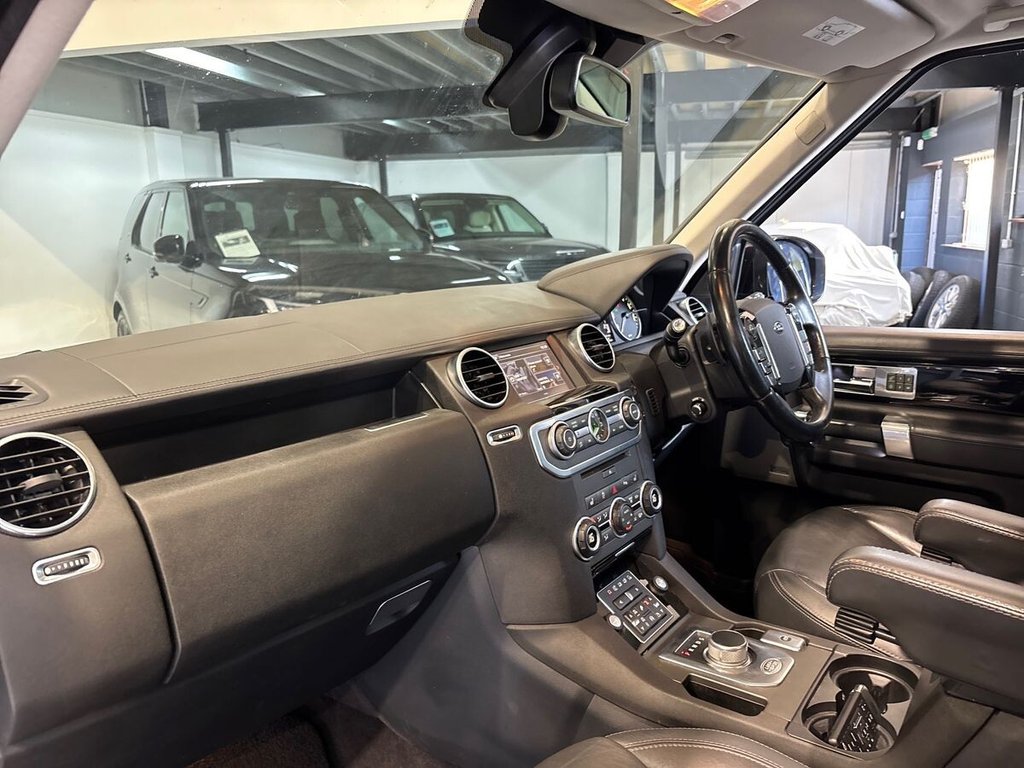 USED 2016 66 LAND ROVER DISCOVERY 4 3.0 SD V6 Landmark SUV 5dr Diesel Auto 4WD Euro 6 (s/s) (256 bhp) FULL LAND ROVER HIST | TOW BAR