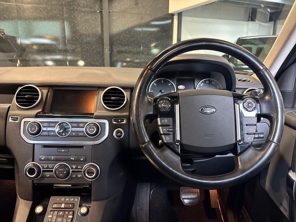 USED 2016 66 LAND ROVER DISCOVERY 4 3.0 SD V6 Landmark SUV 5dr Diesel Auto 4WD Euro 6 (s/s) (256 bhp) FULL LAND ROVER HIST | TOW BAR