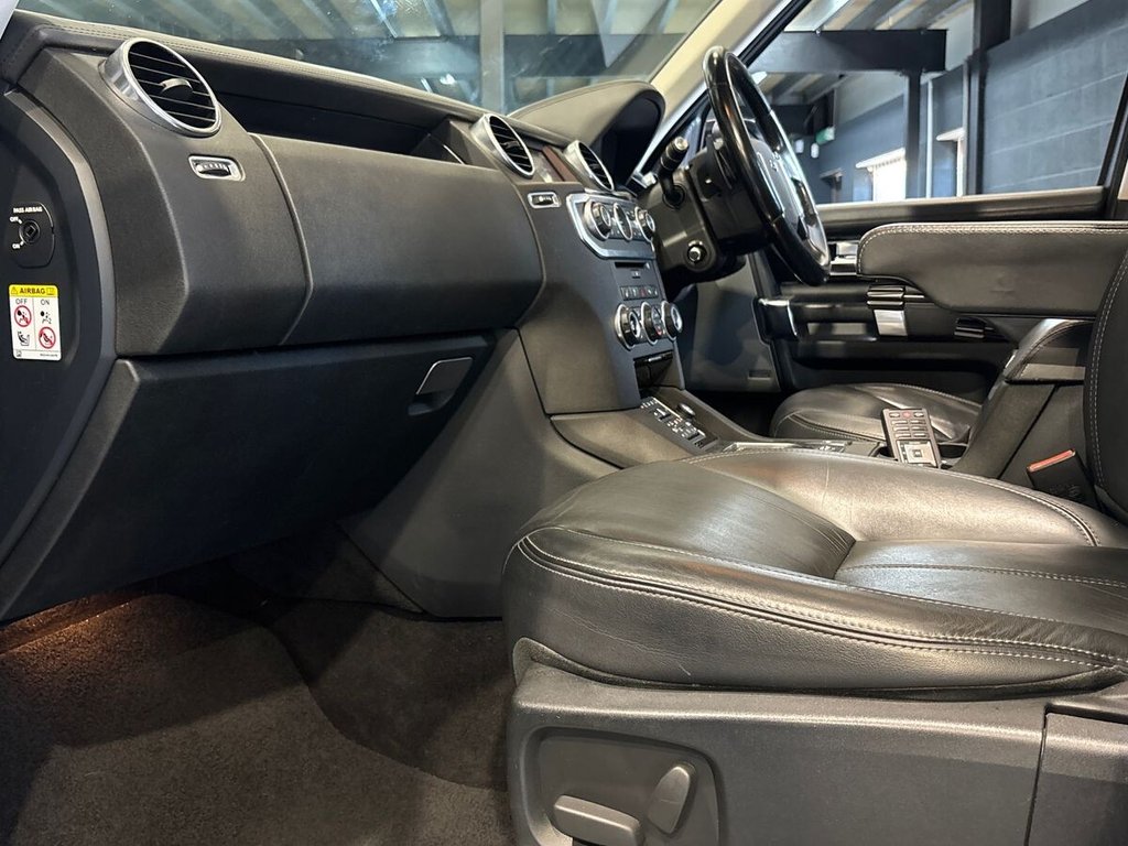 USED 2016 66 LAND ROVER DISCOVERY 4 3.0 SD V6 Landmark SUV 5dr Diesel Auto 4WD Euro 6 (s/s) (256 bhp) FULL LAND ROVER HIST | TOW BAR