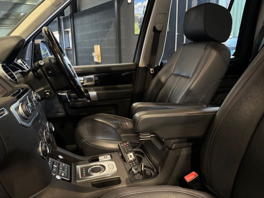 USED 2016 66 LAND ROVER DISCOVERY 4 3.0 SD V6 Landmark SUV 5dr Diesel Auto 4WD Euro 6 (s/s) (256 bhp) FULL LAND ROVER HIST | TOW BAR