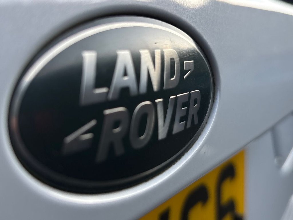 USED 2016 66 LAND ROVER DISCOVERY 4 3.0 SD V6 Landmark SUV 5dr Diesel Auto 4WD Euro 6 (s/s) (256 bhp) FULL LAND ROVER HIST | TOW BAR