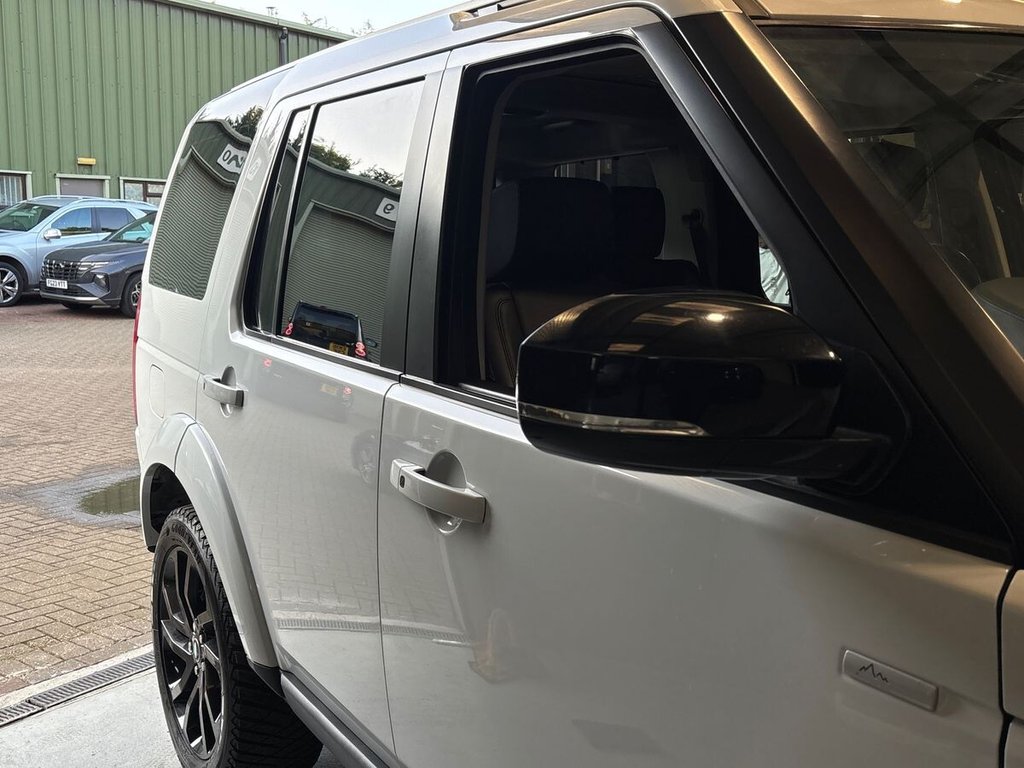 USED 2016 66 LAND ROVER DISCOVERY 4 3.0 SD V6 Landmark SUV 5dr Diesel Auto 4WD Euro 6 (s/s) (256 bhp) FULL LAND ROVER HIST | TOW BAR
