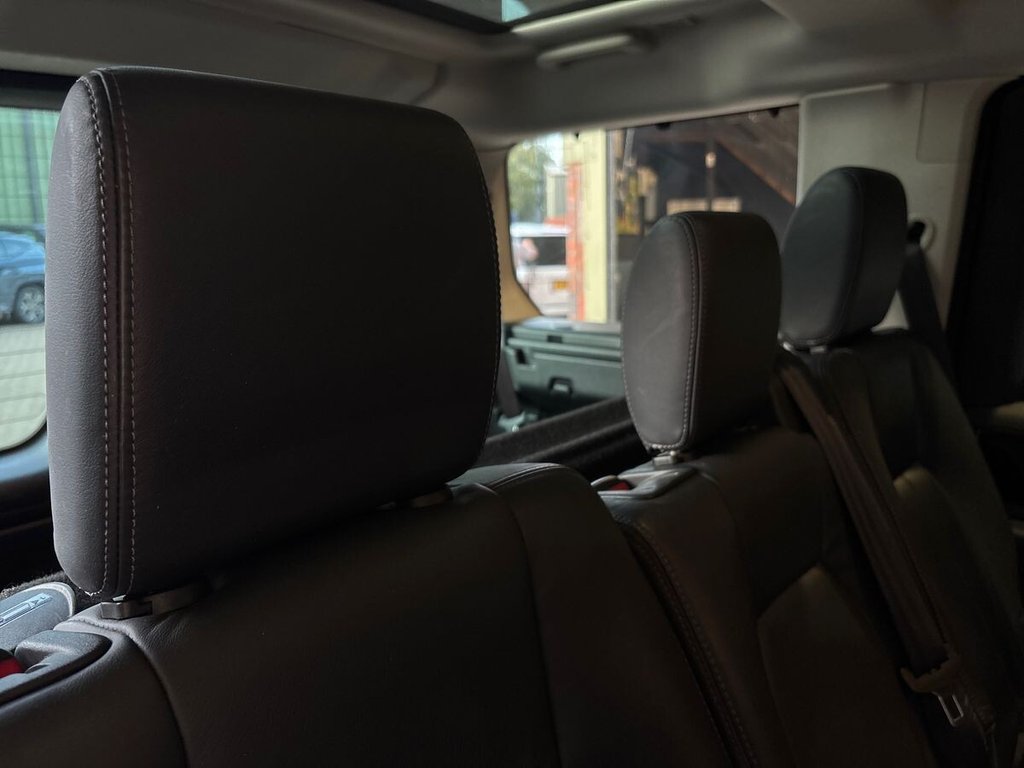 USED 2016 66 LAND ROVER DISCOVERY 4 3.0 SD V6 Landmark SUV 5dr Diesel Auto 4WD Euro 6 (s/s) (256 bhp) FULL LAND ROVER HIST | TOW BAR
