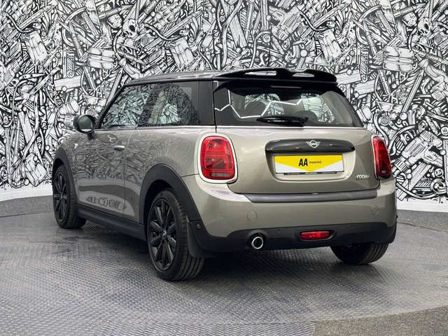 2020 MINI Hatch 1.5L Cooper Exclusive 3dr - Photo 9