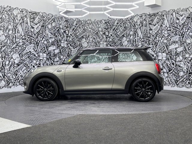 2020 MINI Hatch 1.5L Cooper Exclusive 3dr - Photo 12