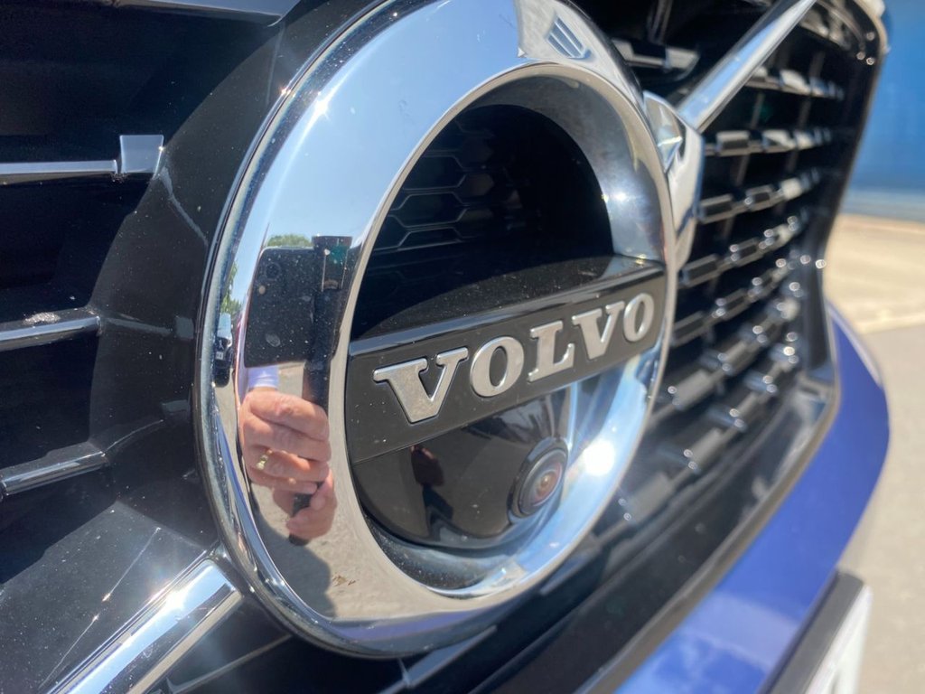 USED 2018 N VOLVO XC40 2.0 T4 R-Design Pro SUV 5dr Petrol Auto AWD Euro 6 (s/s) (190 ps) SUNROOF 360 CAMERA HEATED SEATS