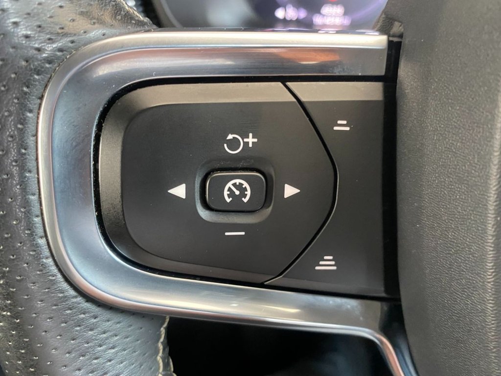 USED 2018 N VOLVO XC40 2.0 T4 R-Design Pro SUV 5dr Petrol Auto AWD Euro 6 (s/s) (190 ps) SUNROOF 360 CAMERA HEATED SEATS