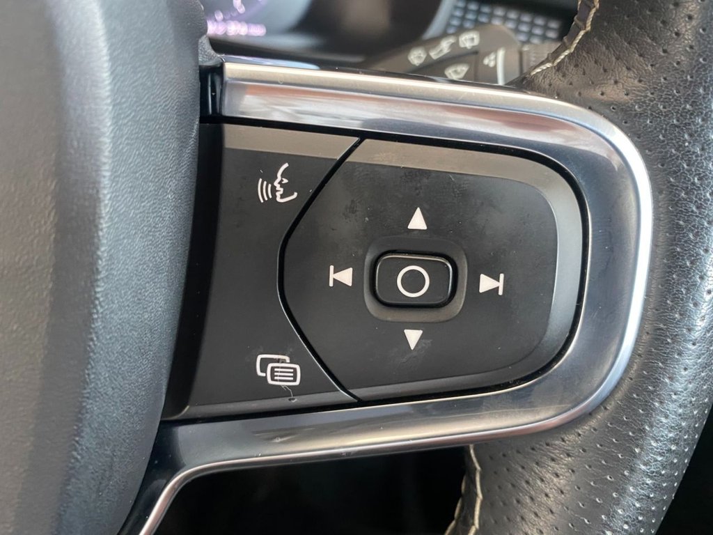USED 2018 N VOLVO XC40 2.0 T4 R-Design Pro SUV 5dr Petrol Auto AWD Euro 6 (s/s) (190 ps) SUNROOF 360 CAMERA HEATED SEATS