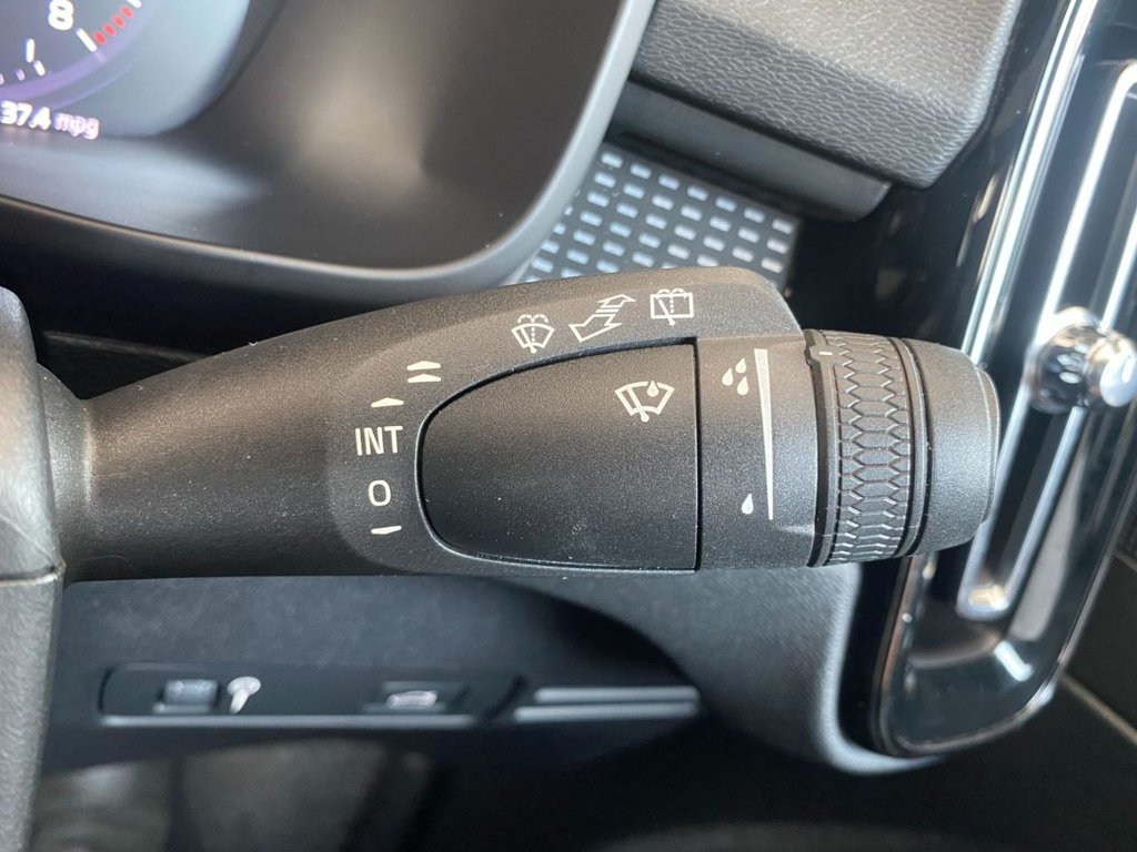 USED 2018 N VOLVO XC40 2.0 T4 R-Design Pro SUV 5dr Petrol Auto AWD Euro 6 (s/s) (190 ps) SUNROOF 360 CAMERA HEATED SEATS