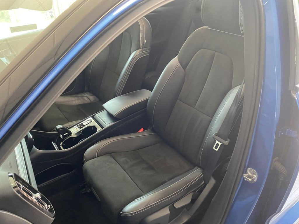 USED 2018 N VOLVO XC40 2.0 T4 R-Design Pro SUV 5dr Petrol Auto AWD Euro 6 (s/s) (190 ps) SUNROOF 360 CAMERA HEATED SEATS