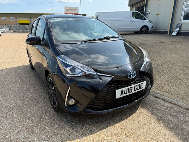 2018 TOYOTA YARIS 1.5 VVT-h Design Hatchback 5dr Petrol Hybrid E-CVT Euro 6 (s/s) (100 ps) - Photo 2