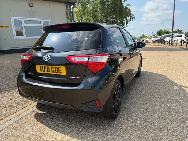 2018 TOYOTA YARIS 1.5 VVT-h Design Hatchback 5dr Petrol Hybrid E-CVT Euro 6 (s/s) (100 ps) - Photo 9