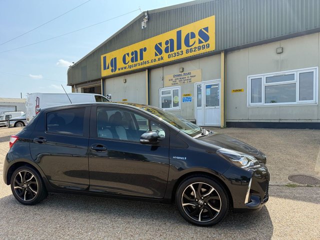 2018 TOYOTA YARIS 1.5 VVT-h Design Hatchback 5dr Petrol Hybrid E-CVT Euro 6 (s/s) (100 ps)