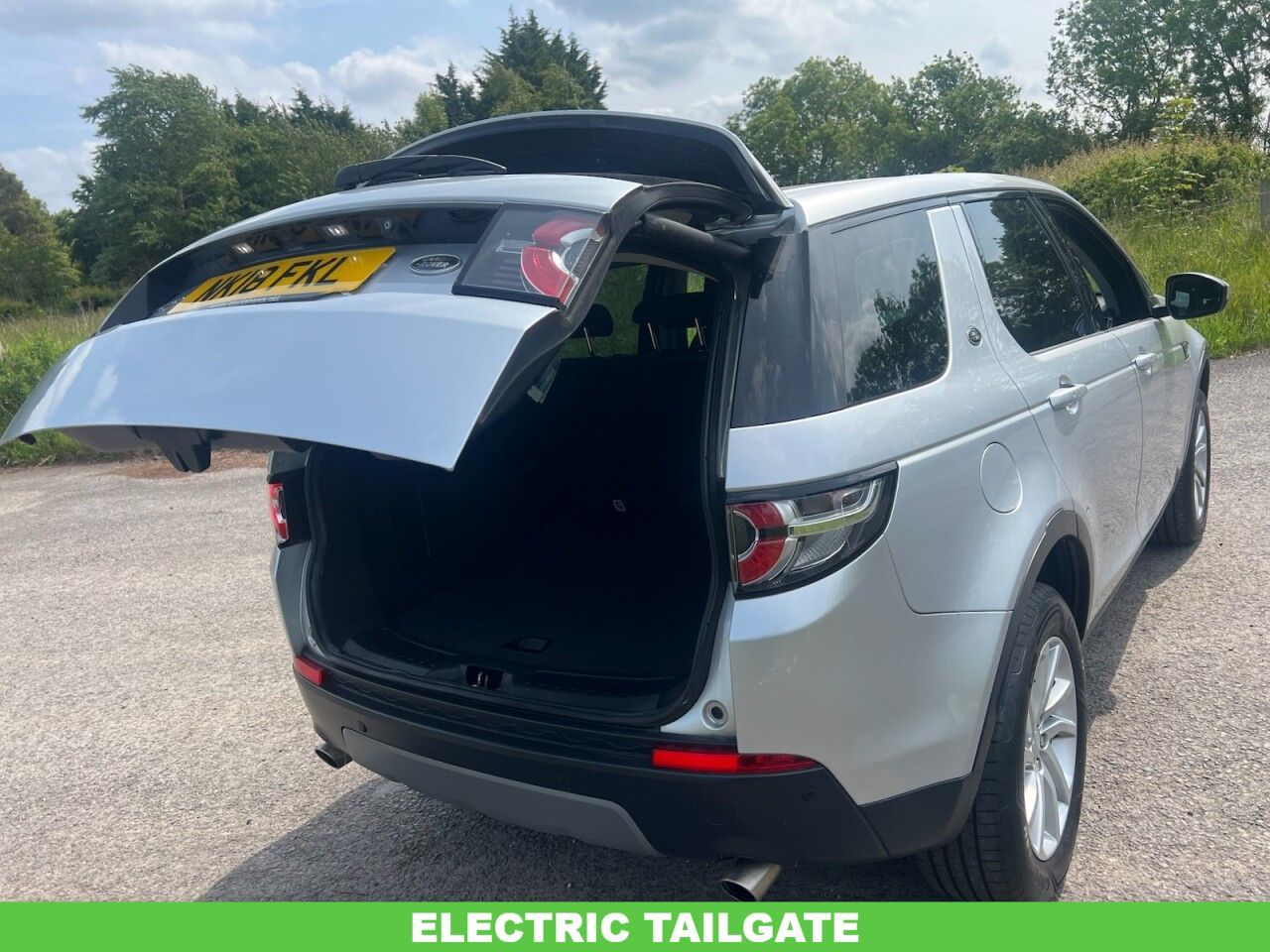 USED 2018 18 LAND ROVER DISCOVERY SPORT 150 TD4 SE TECH SUV 5DR DIESEL AUTO 4WD EURO 6 (S/S) (150 PS) 