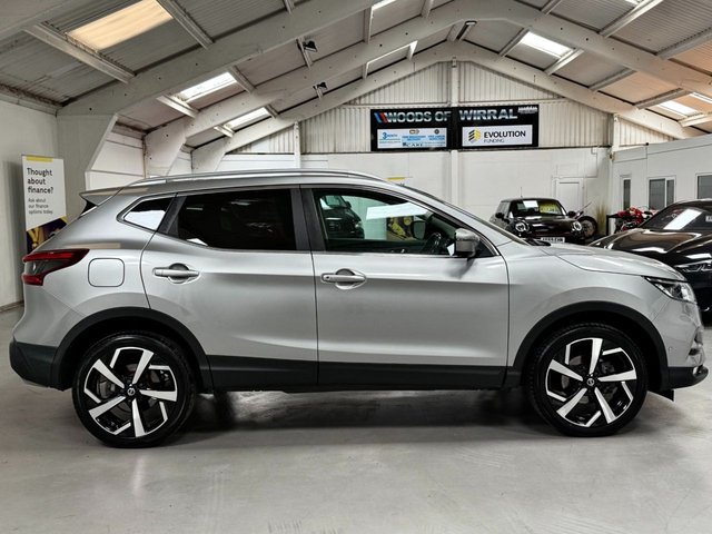 View our NISSAN QASHQAI
