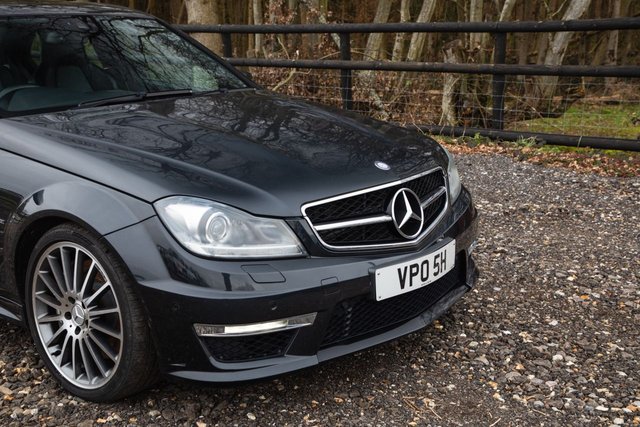 2012 MERCEDES-BENZ C-CLASS 6.3 C63 V8 AMG Saloon 4dr Petrol SpdS MCT Euro 5 (457 ps) - Photo 2