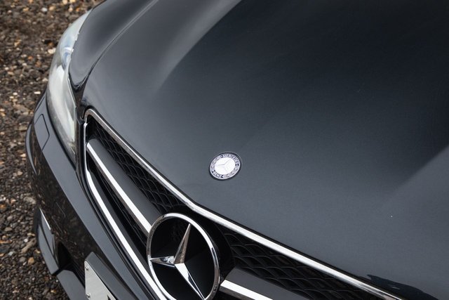 2012 MERCEDES-BENZ C-CLASS 6.3 C63 V8 AMG Saloon 4dr Petrol SpdS MCT Euro 5 (457 ps) - Photo 4