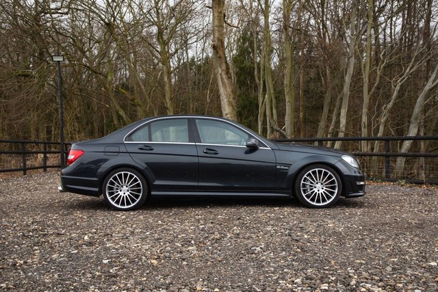 2012 MERCEDES-BENZ C-CLASS 6.3 C63 V8 AMG Saloon 4dr Petrol SpdS MCT Euro 5 (457 ps) - Photo 9