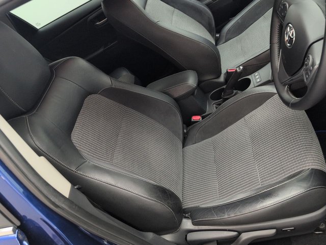 USED 2017 17 Toyota Auris 1.8 Vvt-H Excel Hatchback 5dr Petrol Hybrid Cvt Euro 6 (s/S) (safety Sense) (136 Ps) - Heated Seats, Satnav, Alloy