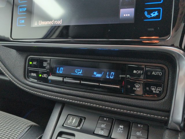 USED 2017 17 Toyota Auris 1.8 Vvt-H Excel Hatchback 5dr Petrol Hybrid Cvt Euro 6 (s/S) (safety Sense) (136 Ps) - Heated Seats, Satnav, Alloy