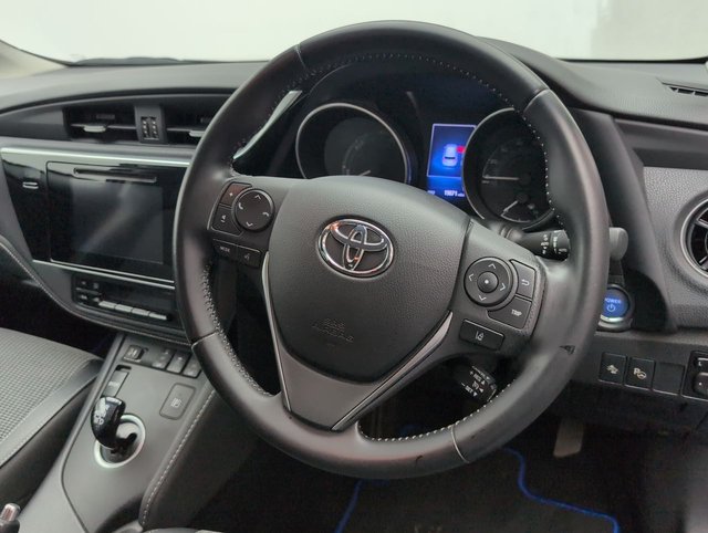 USED 2017 17 Toyota Auris 1.8 Vvt-H Excel Hatchback 5dr Petrol Hybrid Cvt Euro 6 (s/S) (safety Sense) (136 Ps) - Heated Seats, Satnav, Alloy