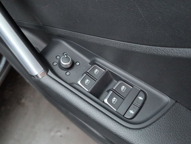 USED 2020 70 Audi Q2 1.0 Tfsi 30 S Line Suv 5dr Petrol Manual Euro 6 (s/S) (116 Ps) - Cruise, Dab, Bluetooth