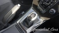 USED 2019 68 VOLVO V40 2.0 T2 GPF Momentum Nav Plus Hatchback 5dr Petrol Manual Euro 6 (s/s) (122 ps) 