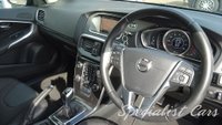 USED 2019 68 VOLVO V40 2.0 T2 GPF Momentum Nav Plus Hatchback 5dr Petrol Manual Euro 6 (s/s) (122 ps) 