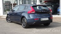 USED 2019 68 VOLVO V40 2.0 T2 GPF Momentum Nav Plus Hatchback 5dr Petrol Manual Euro 6 (s/s) (122 ps) 