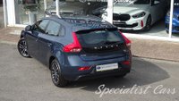 USED 2019 68 VOLVO V40 2.0 T2 GPF Momentum Nav Plus Hatchback 5dr Petrol Manual Euro 6 (s/s) (122 ps) 