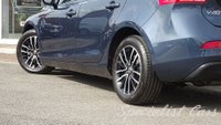 USED 2019 68 VOLVO V40 2.0 T2 GPF Momentum Nav Plus Hatchback 5dr Petrol Manual Euro 6 (s/s) (122 ps) 