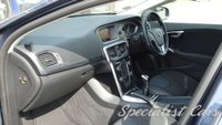 USED 2019 68 VOLVO V40 2.0 T2 GPF Momentum Nav Plus Hatchback 5dr Petrol Manual Euro 6 (s/s) (122 ps) 