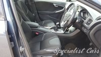 USED 2019 68 VOLVO V40 2.0 T2 GPF Momentum Nav Plus Hatchback 5dr Petrol Manual Euro 6 (s/s) (122 ps) 