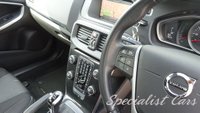 USED 2019 68 VOLVO V40 2.0 T2 GPF Momentum Nav Plus Hatchback 5dr Petrol Manual Euro 6 (s/s) (122 ps) 