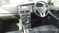 USED 2019 68 VOLVO V40 2.0 T2 GPF Momentum Nav Plus Hatchback 5dr Petrol Manual Euro 6 (s/s) (122 ps) 