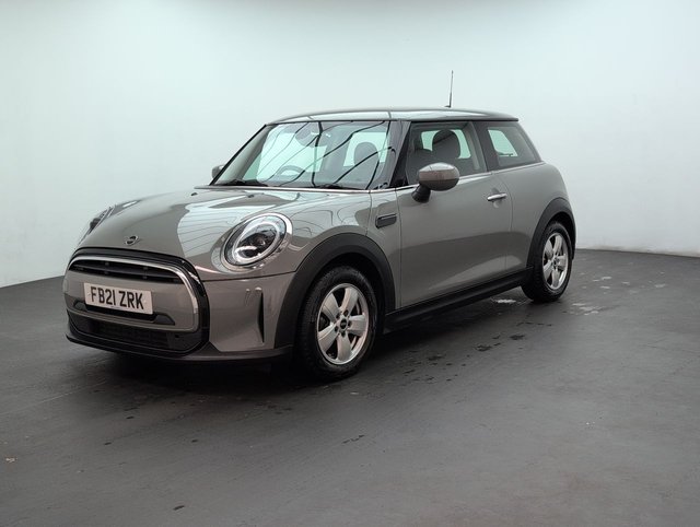 USED 2021 21 MINI Hatch 1.5 Cooper Classic Hatchback 3dr Petrol Manual Euro 6 (s/S) (136 Ps) - Cruise, Dab, Bluetooth