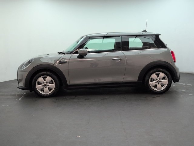 USED 2021 21 MINI Hatch 1.5 Cooper Classic Hatchback 3dr Petrol Manual Euro 6 (s/S) (136 Ps) - Cruise, Dab, Bluetooth