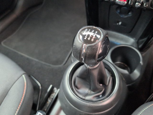 USED 2021 21 MINI Hatch 1.5 Cooper Classic Hatchback 3dr Petrol Manual Euro 6 (s/S) (136 Ps) - Cruise, Dab, Bluetooth