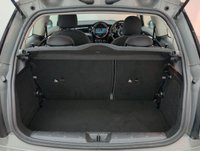 USED 2021 21 MINI Hatch 1.5 Cooper Classic Hatchback 3dr Petrol Manual Euro 6 (s/S) (136 Ps) - Cruise, Dab, Bluetooth