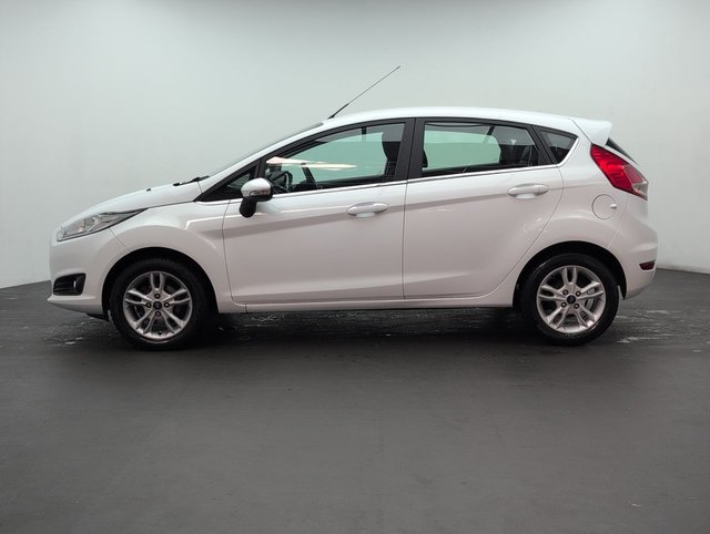 USED 2017 67 Ford Fiesta 1.25 Zetec Hatchback 5dr Petrol Manual Euro 6 (82 Ps) - Air Con + Tinted Glass