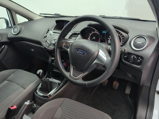 USED 2017 67 Ford Fiesta 1.25 Zetec Hatchback 5dr Petrol Manual Euro 6 (82 Ps) - Air Con + Tinted Glass