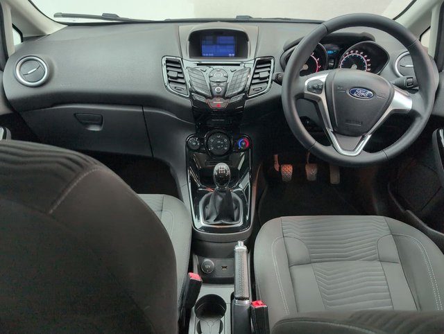 USED 2017 67 Ford Fiesta 1.25 Zetec Hatchback 5dr Petrol Manual Euro 6 (82 Ps) - Air Con + Tinted Glass