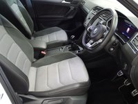 USED 2018 68 VOLKSWAGEN TIGUAN 2.0 TDI R-Line SUV 5dr Diesel Manual Euro 6 (s/s) (150 ps) SAT NAV HALF LEATHER CRUISE PAN ROOF PARK SENSORS