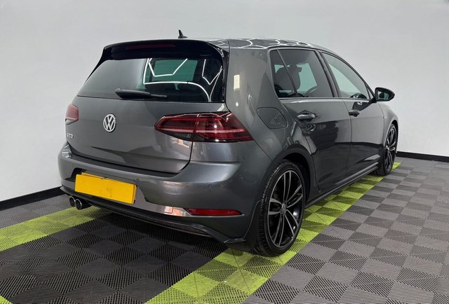 2018 VOLKSWAGEN GOLF - Photo 2