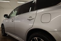 USED 2017 67 MITSUBISHI OUTLANDER 2.0h 12kWh 4h SUV 5dr Petrol Plug-in Hybrid CVT 4WD Euro 6 (s/s) (200 ps) 