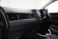 USED 2017 67 MITSUBISHI OUTLANDER 2.0h 12kWh 4h SUV 5dr Petrol Plug-in Hybrid CVT 4WD Euro 6 (s/s) (200 ps) 