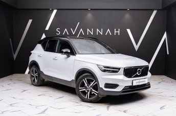 2021 VOLVO XC40