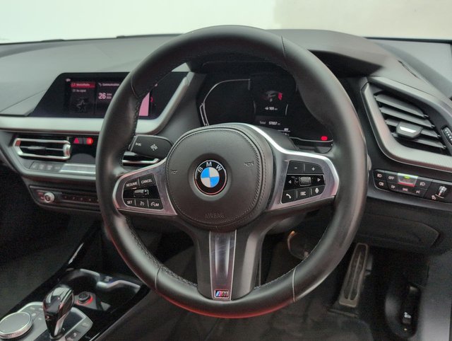 USED 2020 20 BMW 1 Series 1.5 118i M Sport Hatchback 5dr Petrol Dct Euro 6 (s/S) (140 Ps) - Air Con + Dab Radio